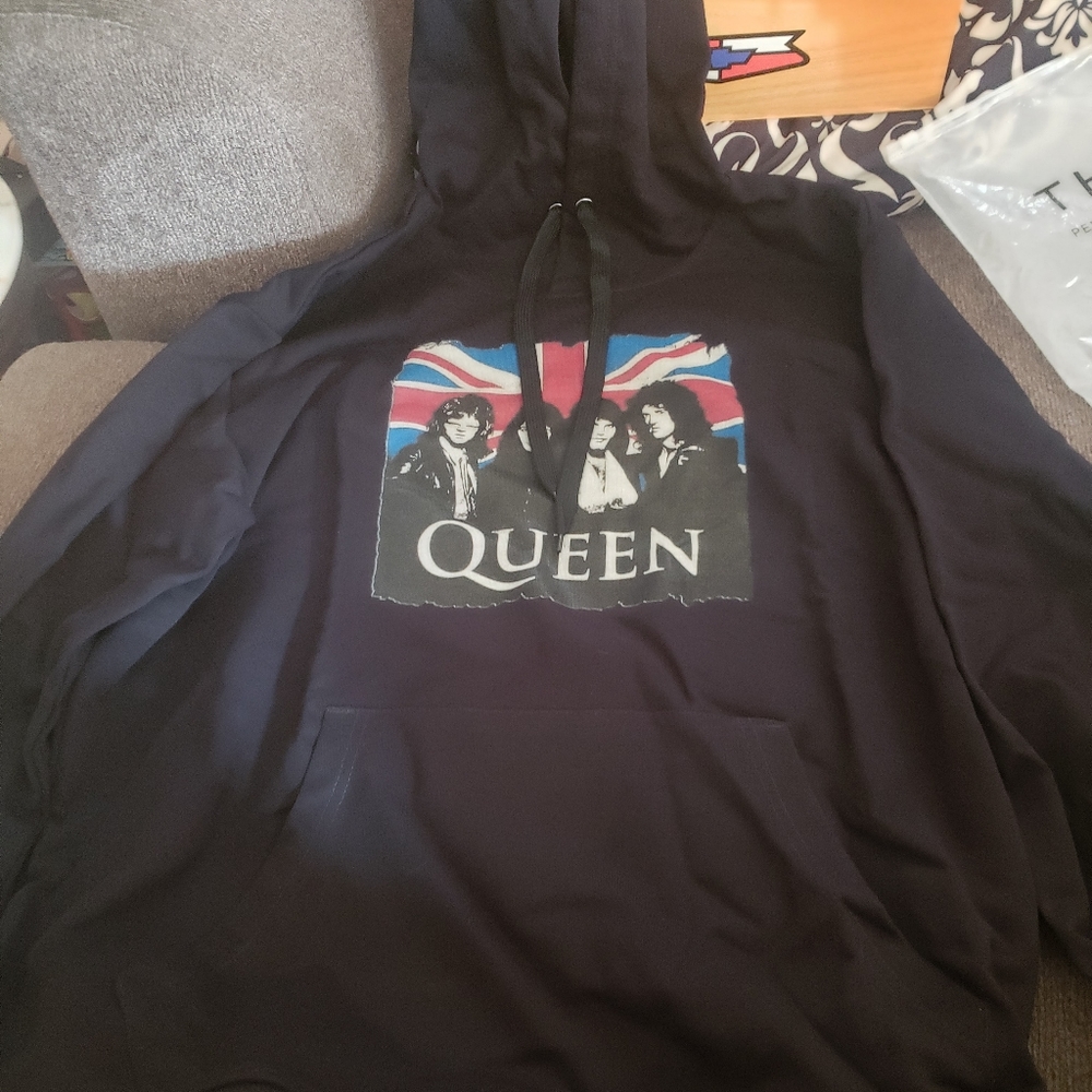 New queen hoodie size Xxlarge